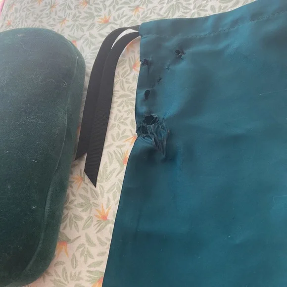 -sold- gucci sunglasses - Picture 6 of 6